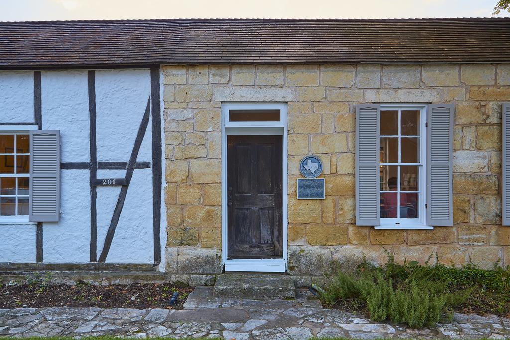 Fredericksburg Inn And Suites Dış mekan fotoğraf